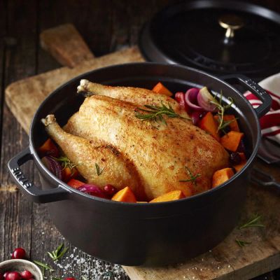 Лот: 24941337. Фото: 1. Кокот Staub круглый 4,6л, черный. Кастрюли