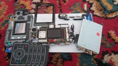 Лот: 7269122. Фото: 1. Motorola V6 maxx запчасти. Корпуса, клавиатуры, кнопки