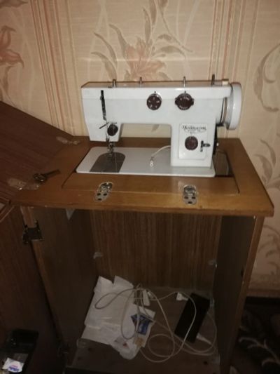 Лот: 16920805. Фото: 1. Швейная машинка. Швейная, вязальная