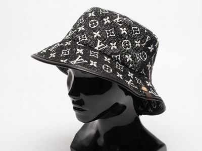 Лот: 24974639. Фото: 1. Панама Louis Vuitton. Шарфы, платки