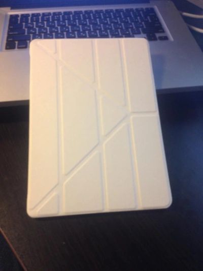 Лот: 4426992. Фото: 1. Чехол iPad Air светло-бежевый. Чехлы, бамперы