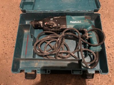 Лот: 15937711. Фото: 1. Перфоратор Makita HR2450. Электроинструмент