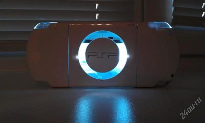Лот: 1020748. Фото: 1. psp slim white моддинг прошитая... Игровые приставки, консоли