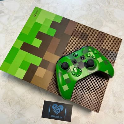 Лот: 24912662. Фото: 1. Xbox One S Minecraft Limited Edition... Игровые приставки, консоли