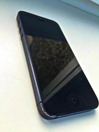 Лот: 5418711. Фото: 1. Apple iphone 5 16GB black. Смартфоны