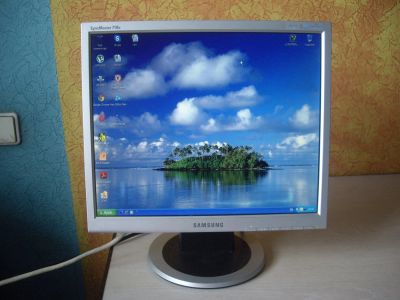 Лот: 5114496. Фото: 1. Монитор 17 Samsung 710N. ЖК-мониторы