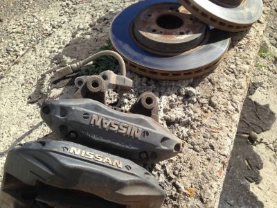 Лот: 9948435. Фото: 1. Комплект передних тормозов Nissan... Тормозная система
