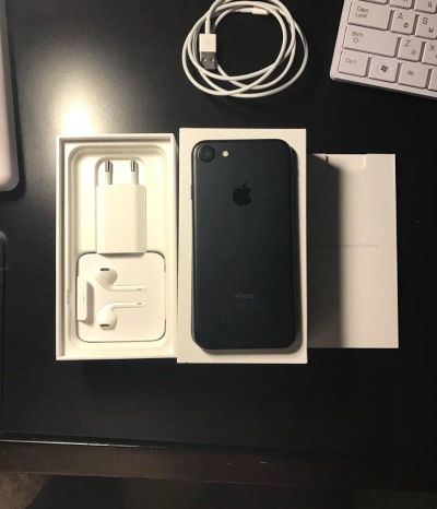 Лот: 9222469. Фото: 1. iPhone 7 32gb black. Смартфоны