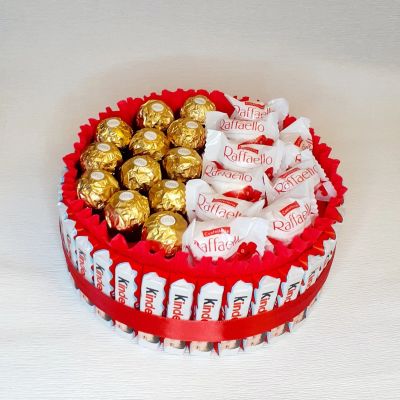 Лот: 16181096. Фото: 1. Сладкий подарок Тортик. Букеты из конфет, игрушек