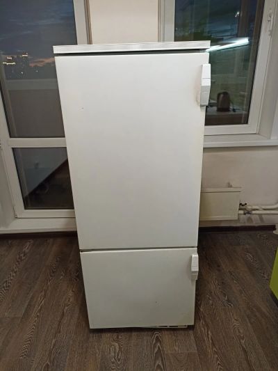 Лот: 23912269. Фото: 1. Холодильник Бирюса. Холодильники, морозильные камеры