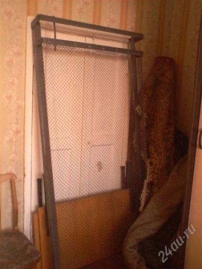 Лот: 2485354. Фото: 1. кровать с металлической сеткой... Кровати