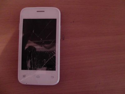 Лот: 11083010. Фото: 1. Смартфон Fly. Смартфоны
