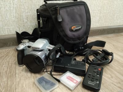 Лот: 15280300. Фото: 1. Фотоаппарат Sony Cyber-shot DSC-H50... Цифровые компактные