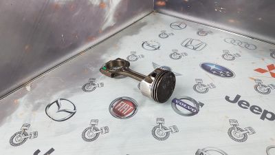 Лот: 23589440. Фото: 1. Поршень с шатуном Volkswagen Polo... Двигатель и элементы двигателя