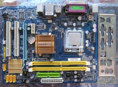Лот: 2589406. Фото: 1. Материнская плата Gigabyte GA-G31M-ES2C... Материнские платы