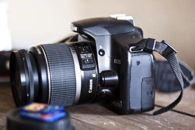 Лот: 5436652. Фото: 1. CANON EOS 450D KIT EF-S 18-55... Цифровые зеркальные