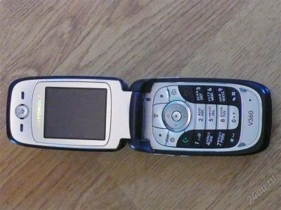 Лот: 939705. Фото: 1. motorola v360. Кнопочные мобильные телефоны