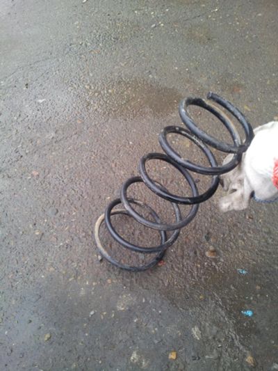Лот: 7354231. Фото: 1. пружина задняя toyota AE110 obk. Ходовая, подвеска, рулевое управление