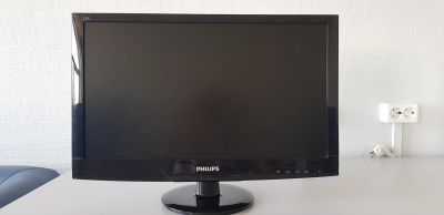 Лот: 16386651. Фото: 1. Монитор Philips 221E. ЖК-мониторы