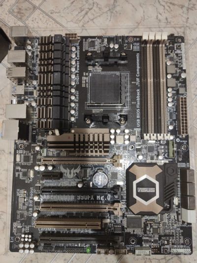 Лот: 15168258. Фото: 1. ASUS Sabertooth 990fx r2.0. Материнские платы