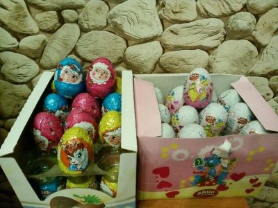 Лот: 11849005. Фото: 1. Яйца шоколадные с игрушкой. Шоколад, конфеты