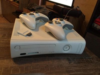Лот: 4882613. Фото: 1. xbox 360 всего за 3000 цена до... Игровые приставки, консоли