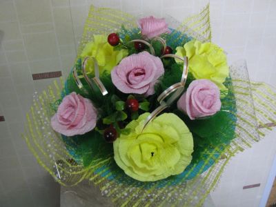 Лот: 5146403. Фото: 1. Букет из конфет розы. Букеты из конфет, игрушек