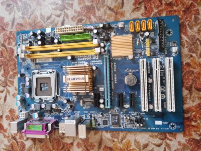 Лот: 17335532. Фото: 1. Материнская плата Gigabyte GA-P31-ES3G. Материнские платы