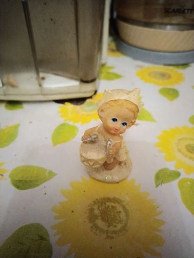 Лот: 24784241. Фото: 1. Статуэтка Девочка. Фигурки, статуэтки