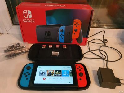 Лот: 17504667. Фото: 1. Nintendo switch + 4 игры. Игры для консолей