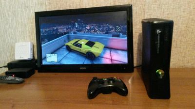 Лот: 10575887. Фото: 1. Xbox 360, с GTA V и другими играми... Игровые приставки, консоли