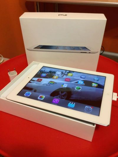 Лот: 4805506. Фото: 1. IPad 3 cellular 64gb. Планшеты