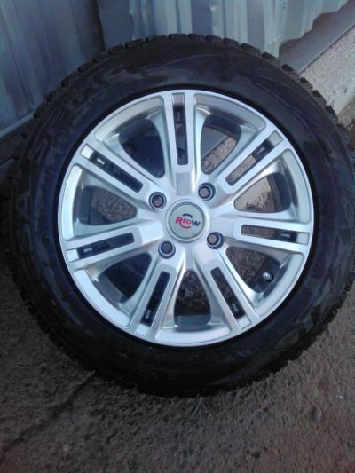 Лот: 4520481. Фото: 1. продам лиьё+зимняя резина maxxis... Шины на дисках
