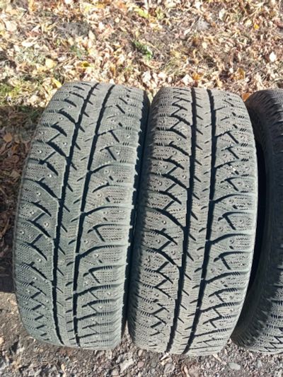 Лот: 24352391. Фото: 1. Шины Bridgestone ICE Cruiser 7000S... Шины