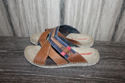 Лот: 8256013. Фото: 1. Сланцы новые Италия р-р 42 кожа. Шлепанцы, сланцы