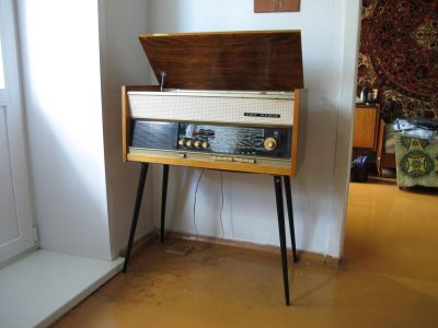 Лот: 5735864. Фото: 1. Радиола Советская VEF-Radio, 2... Тюнеры, радиоприёмники