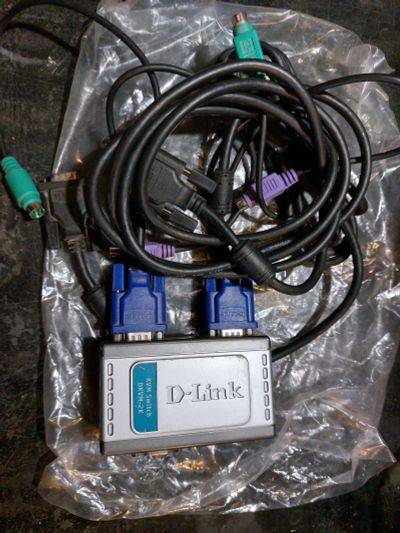 Лот: 20744211. Фото: 1. KVM переключатель D-Link DKVM-2K. Другое (сетевые устройства)