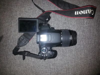 Лот: 8279289. Фото: 1. Canon EOS 650D KIT 18-55mm IS... Цифровые зеркальные