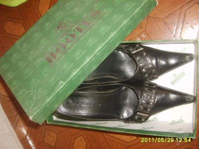 Лот: 993405. Фото: 1. Туфли женские черные. Туфли