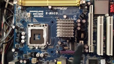 Лот: 11173031. Фото: 1. Материнская плата ASRock G31M-S... Материнские платы