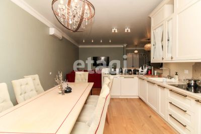 Лот: 25290905. Фото: 1. 5-комн. и более квартира , Красноярск... Квартиры, студии