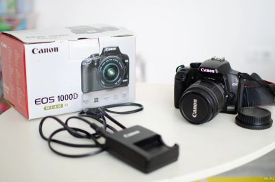 Лот: 13755276. Фото: 1. Canon EOS 1000D Kit 18-55mm 1... Цифровые зеркальные