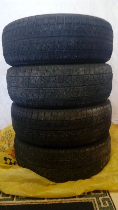 Лот: 15827348. Фото: 1. Шины зимние Bridgestone 4 шт б... Шины