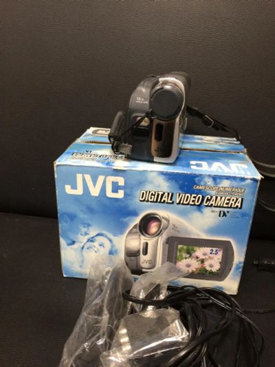 Лот: 8835387. Фото: 1. видеокамера JVC GR-D23E. Видеокамеры