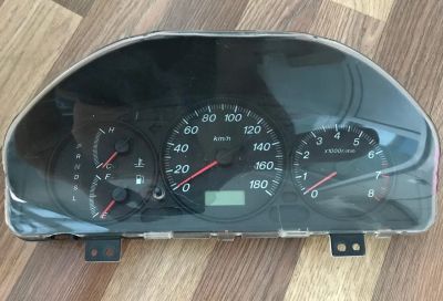 Лот: 16098623. Фото: 1. Приборная панель Mazda Familia... Салон