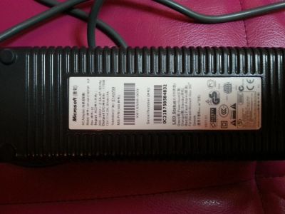 Лот: 3354385. Фото: 1. Оригинальный блок питания Xbox... Аксессуары для игровых приставок, консолей, геймпады