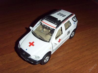 Лот: 52655. Фото: 1. Модель 1:43 Mercedes Benz M-class... Автомоделизм