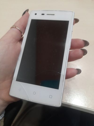 Лот: 19015268. Фото: 1. Телефон Tele2 Midi 1.1 белый. Смартфоны