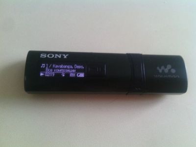 Лот: 6809122. Фото: 1. MP3-плеер Sony NWZ-B183F 4Gb Black. Плееры