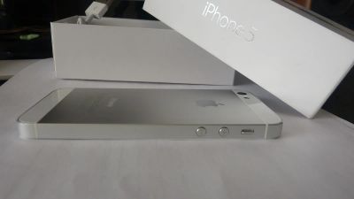 Лот: 3660732. Фото: 1. Iphone 5 (white) белый 16 gb... Смартфоны